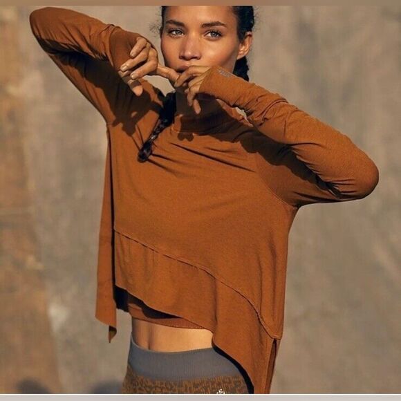 Free people movement top in mustard Sz small - Picture 2 of 2